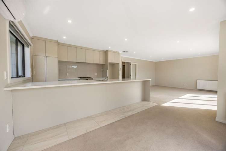 13 Henrietta Maxwell Grove Wainuiomata_5