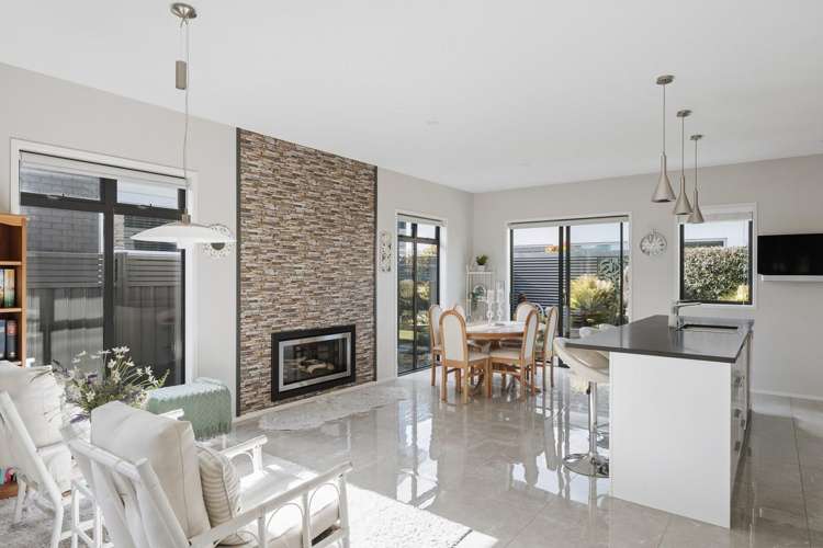 37 Coast Boulevard Papamoa_9