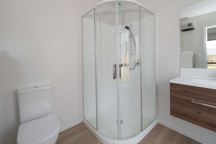 5 Strowan Avenue Elgin_7