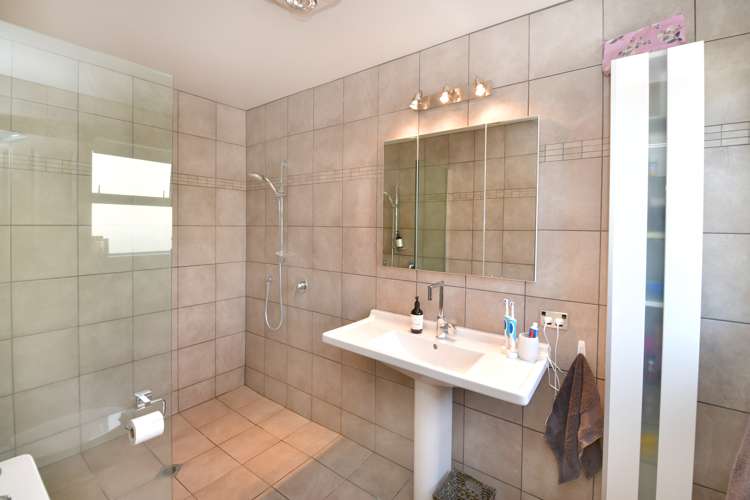 24 Hawaiian Parade Arkles Bay_11