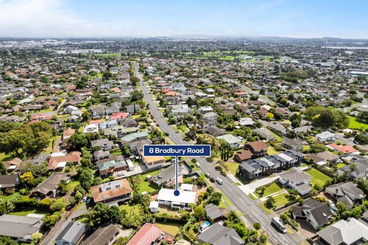 8 Bradbury Road Botany Downs_9