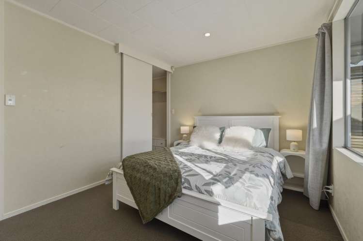 37 Basley Road Owhata_17