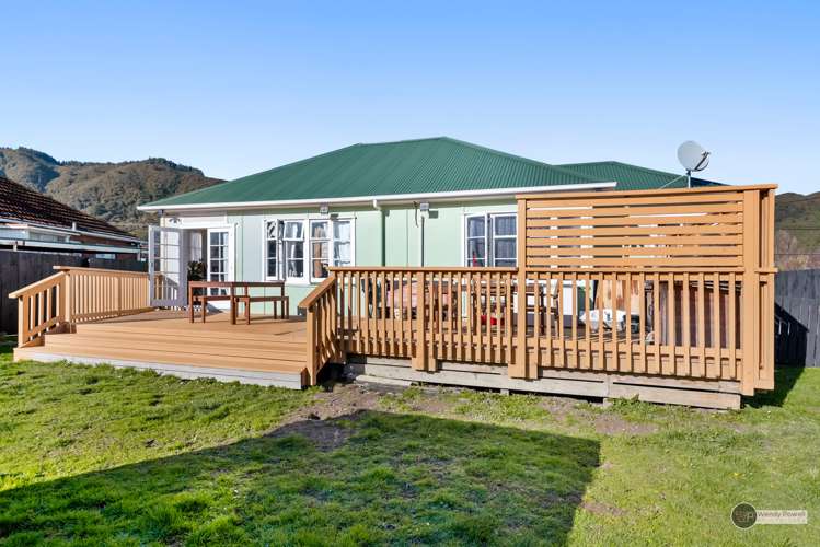 109 Waddington Drive Naenae_13