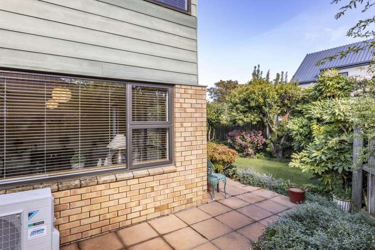 2/4 Gatonby Place Avonhead_19