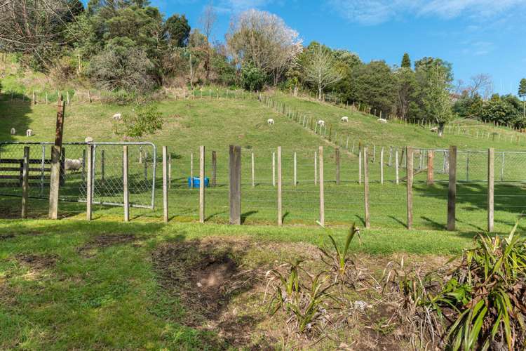 6 Greenstone Way Hairini_13