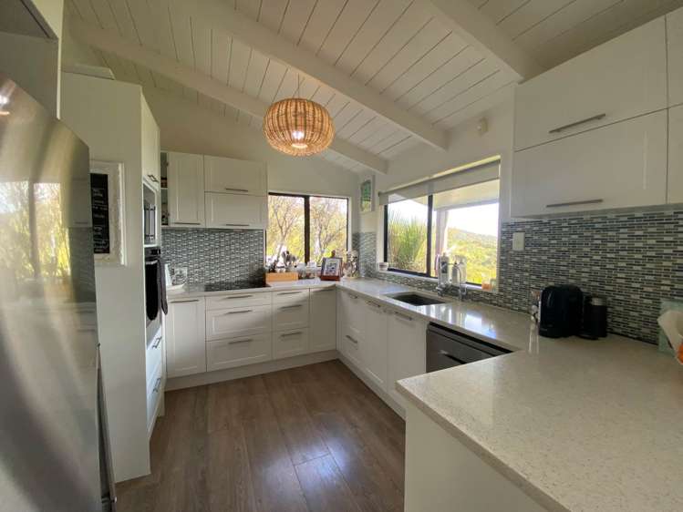 22 Pendrell Road Piha_8