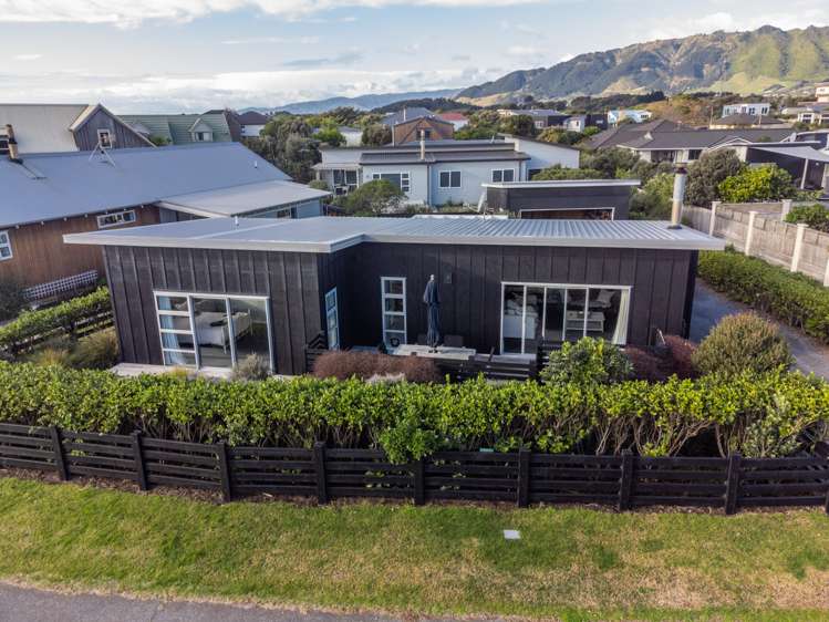 6 Olliver Grove Waikanae Beach_26