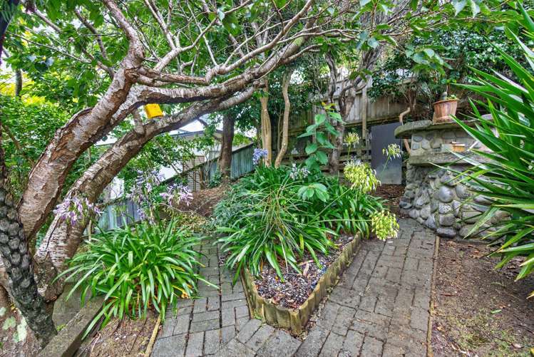 4 Main Road Wainuiomata_21