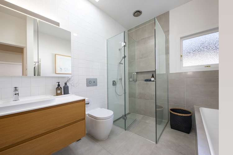 20 Queensway Three Kings_16