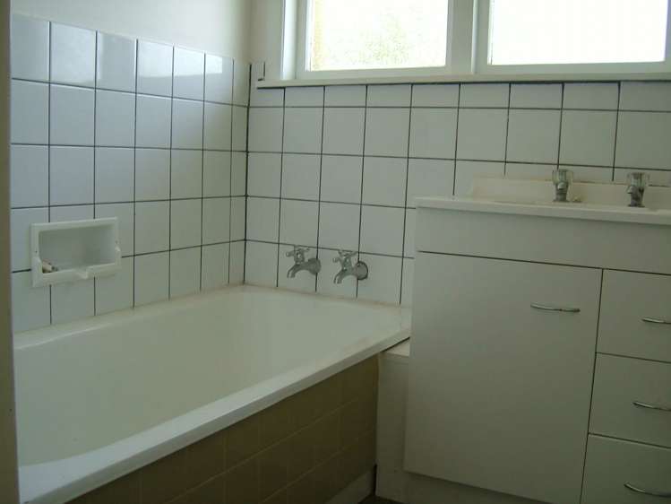 77 Lake Road Northcote_9