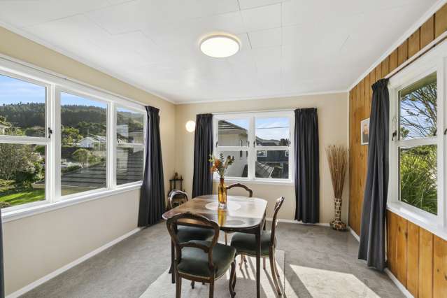 23 Larsen Crescent Tawa_2