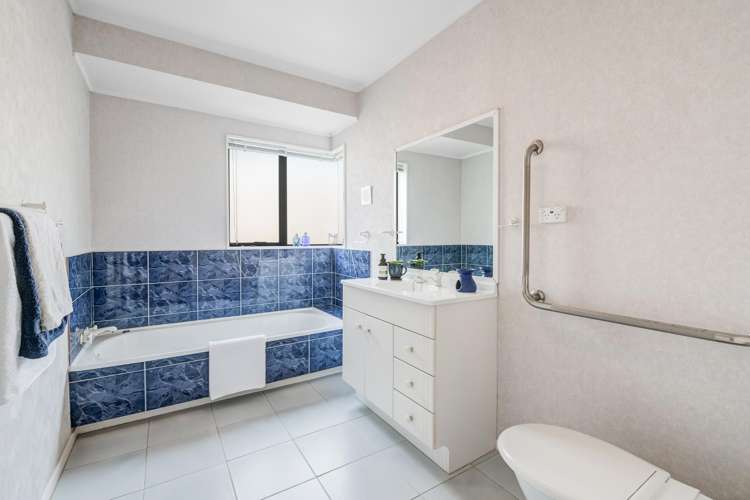 9 Thornbill Rise Unsworth Heights_15