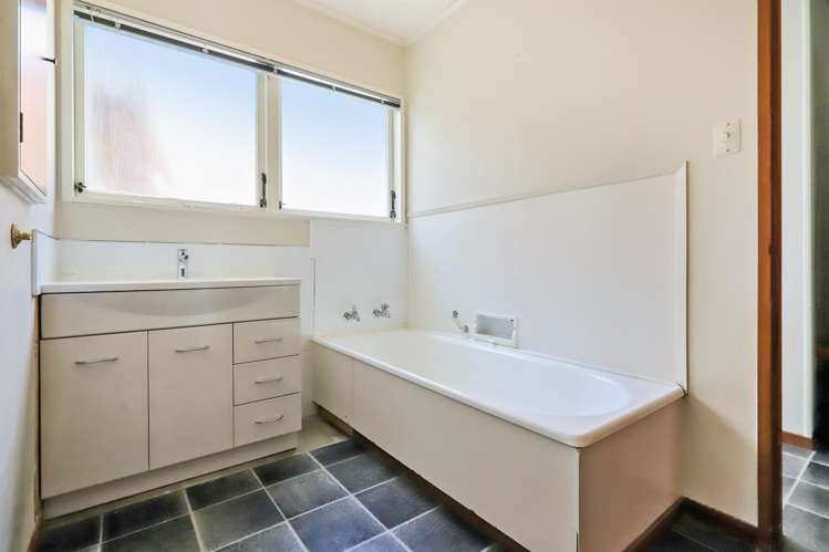 124 Flaxmere Avenue Flaxmere_8