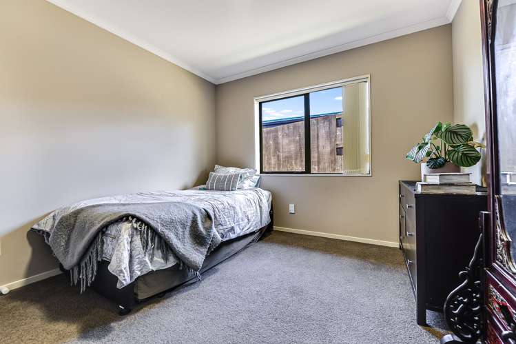 90 Farnborough Drive Grandview Heights_14