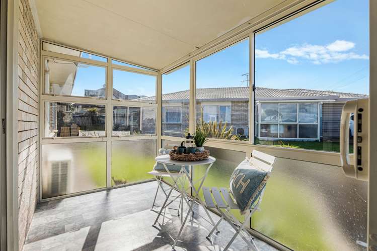 1/2 Doment Crescent Orewa_12