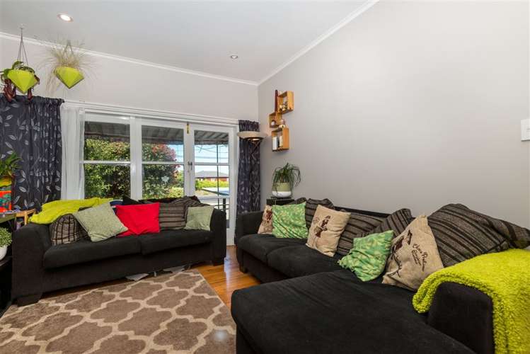 92a Lake Road Narrow Neck_12