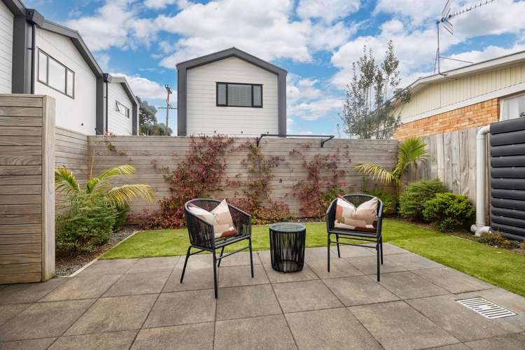 22A Graham Avenue_4