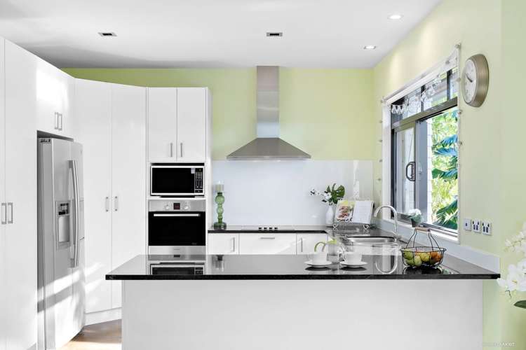 51 Pine Harbour Parade Beachlands_14