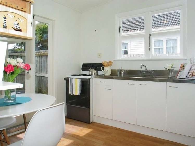 8 Whitehouse Road Titahi Bay_3