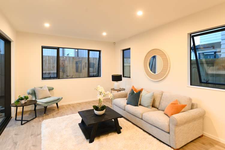 4b Ropata Avenue Point England_29