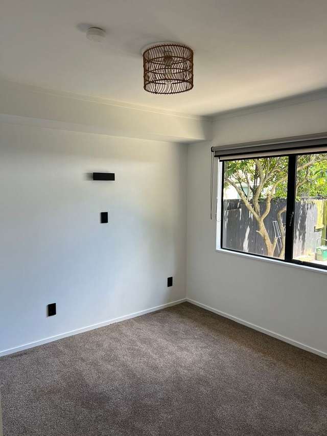 2/111 Victoria Street Onehunga_3