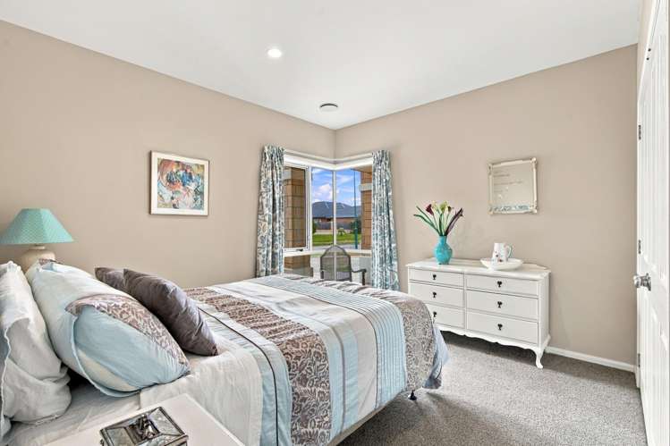 4 Montego Close Shirley_12
