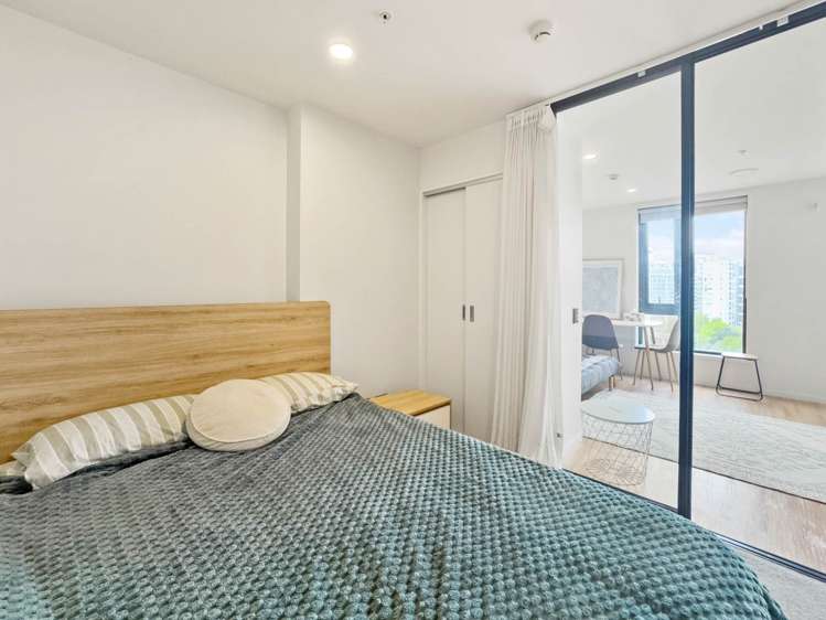 906&1004/106 Vincent Street_4