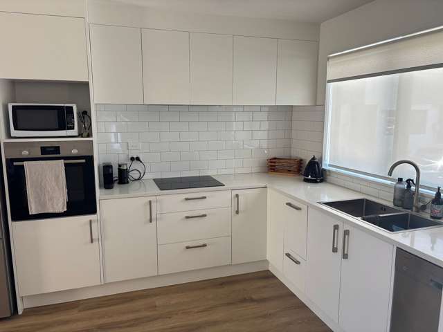 Modern, Comfortable home Te Atatu South.