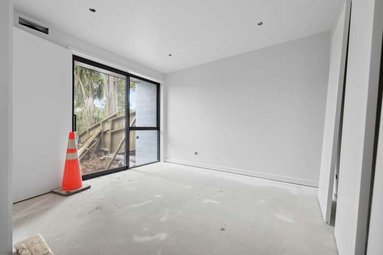 1027 River Road Queenwood_16