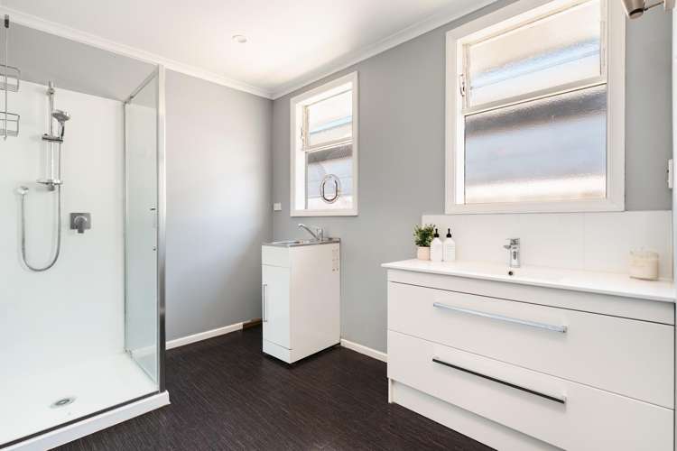 17A Stirling Grove Greerton_14