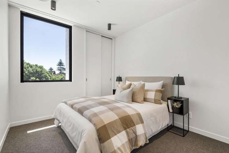 13/423-427 Beach Road Mairangi Bay_6