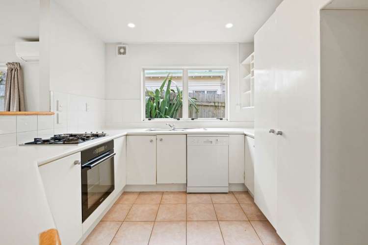 2/6 Nile Road Milford_5