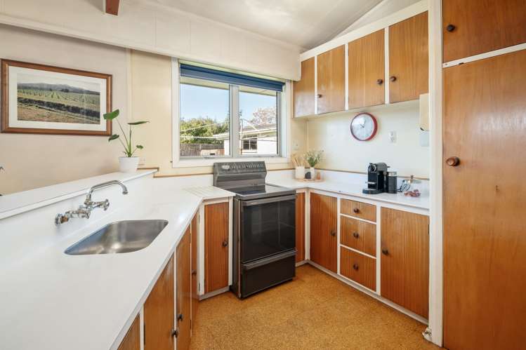 18 Newbourne Crescent Redwoodtown_10