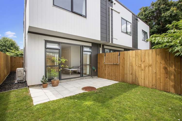 9/18 Graham Avenue Te Atatu Peninsula_1