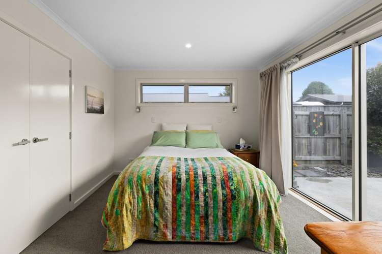 4a Read Crescent Clive_5