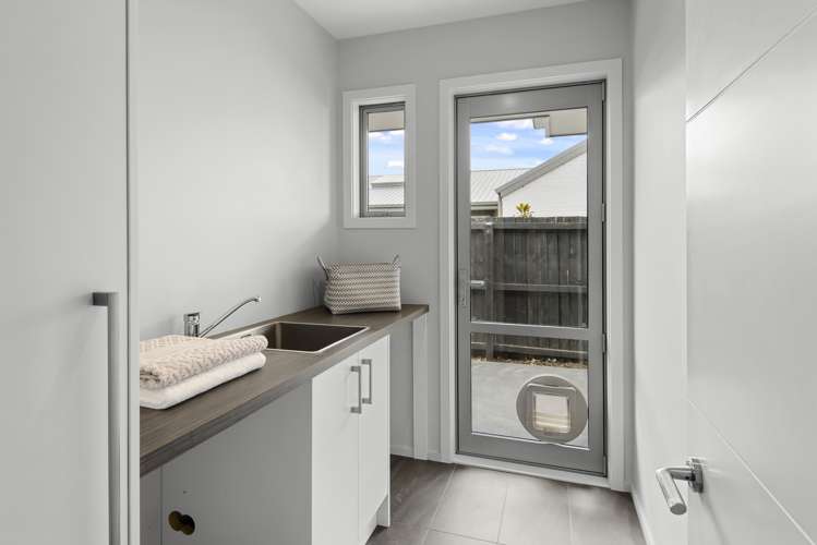 51 Vernon Drive Lincoln_25