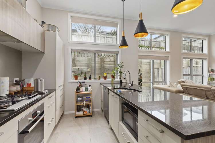 9 Madeira Close_3