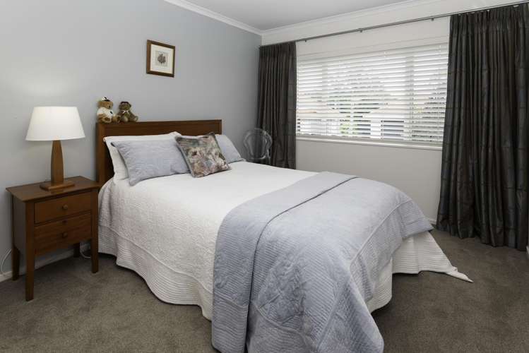 15 Gillett Place Botany Downs_11