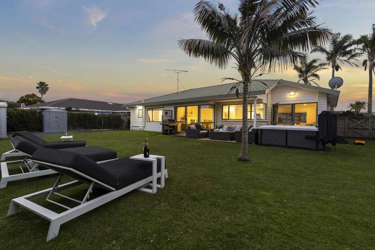 22 Lakeside Drive Orewa_12