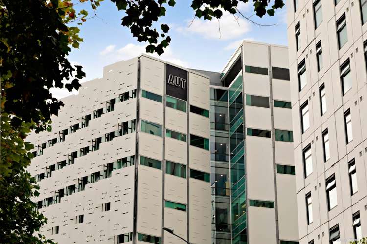 16A/3 Whitaker Place City Centre_8