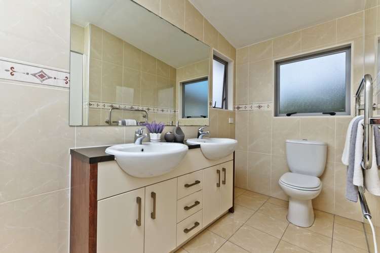 64 Medallion Drive Oteha_25