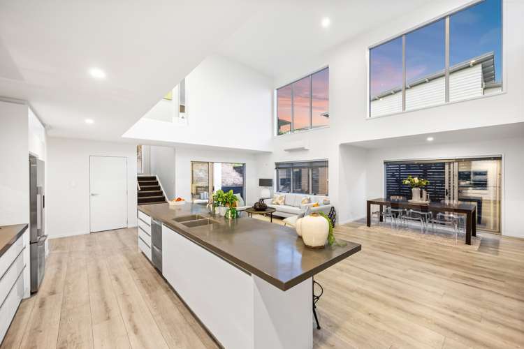 8 Tuatini Place Long Bay_16