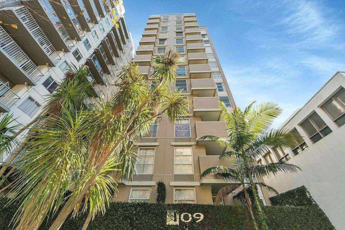 Sunny Furnished Apartment With Stunning Views 2