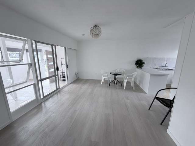 2/33 Ashlynne Avenue 10695_1