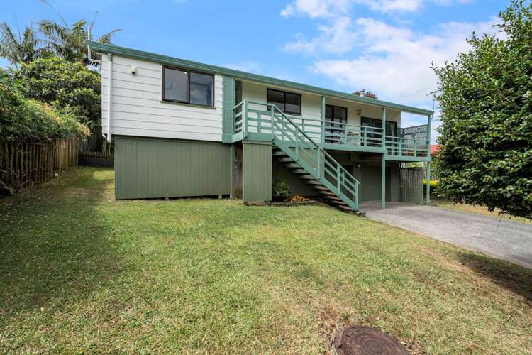 2/106 Bradbury Road Botany Downs_24