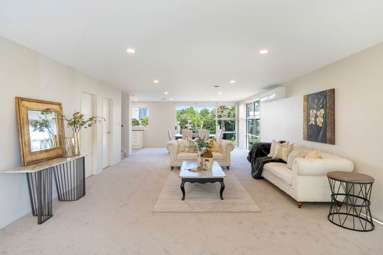 16 Phar Lap Crescent_1