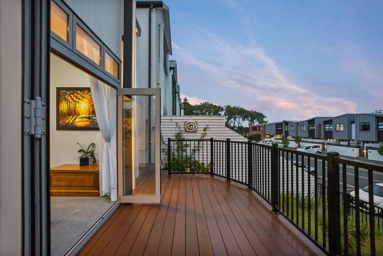 2 Watermill Lane Silverdale_13