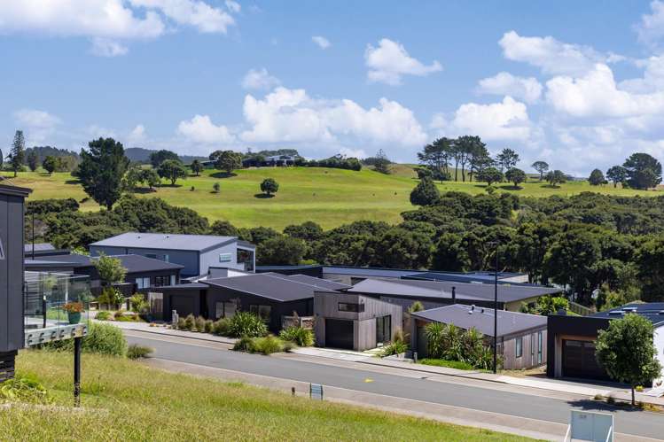 9 Maataitai Road Raglan_14