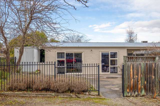 MODERN TWO BEDROOM UNIT IN THE HEART OF CLYDE