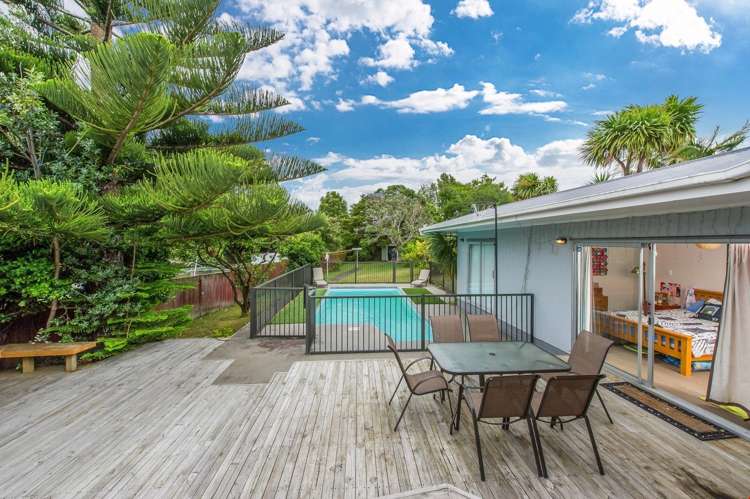 21 Royal View Road Te Atatu South_14